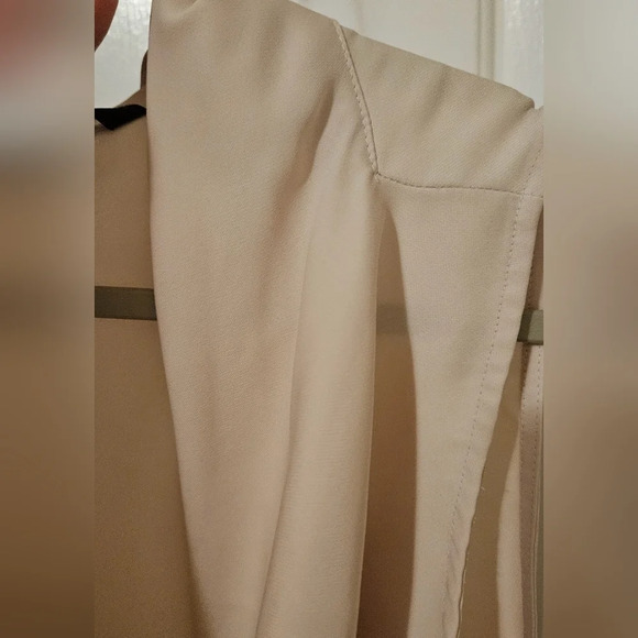 Zara Cream Cowl neck top. Size medium - Picture 10 of 12